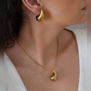 Waterdrop Pendant Earrings Necklace Set.